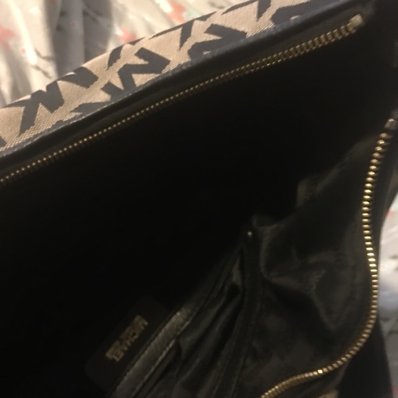 Handbag - Picture 3 of 4